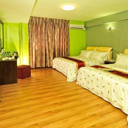 Hotel Zamburger Grand City Malacca מראה חיצוני תמונה