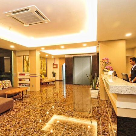 Hotel Zamburger Grand City Malacca מראה חיצוני תמונה