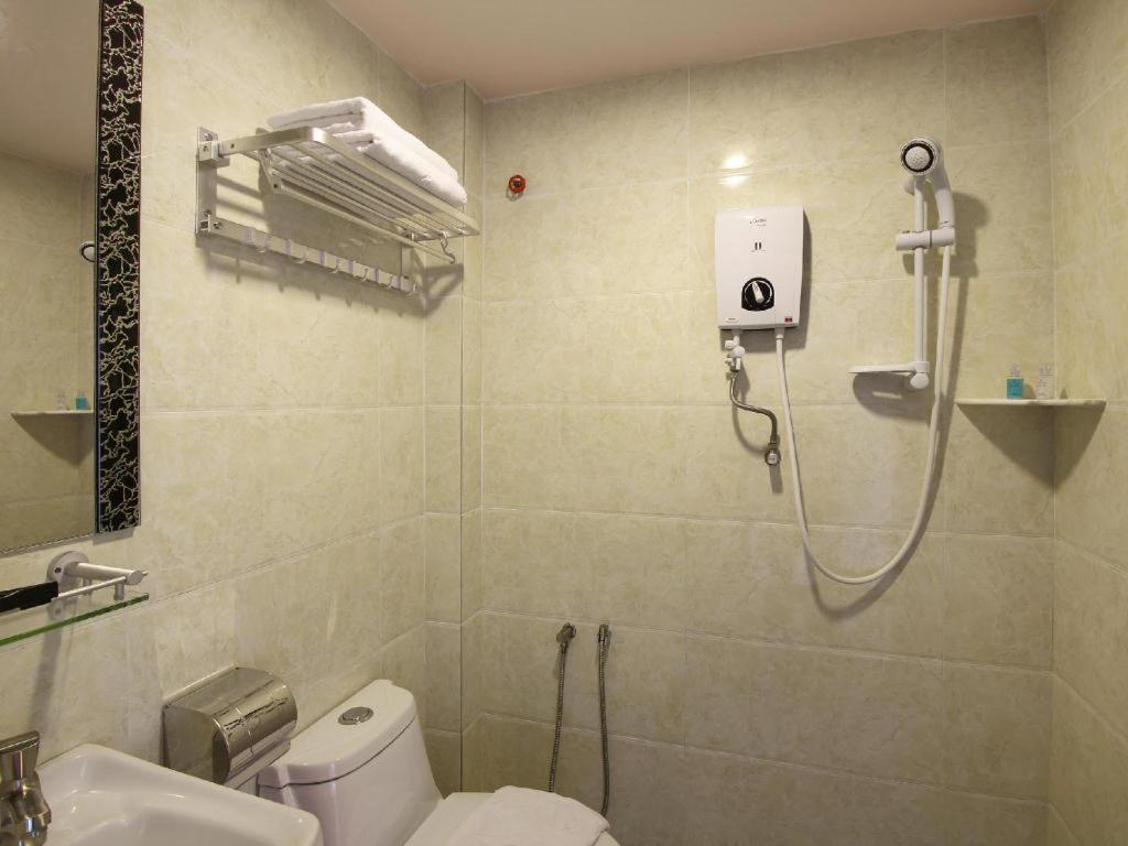 Hotel Zamburger Grand City Malacca מראה חיצוני תמונה