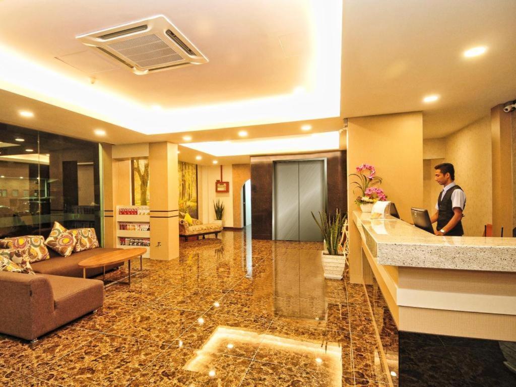 Hotel Zamburger Grand City Malacca מראה חיצוני תמונה